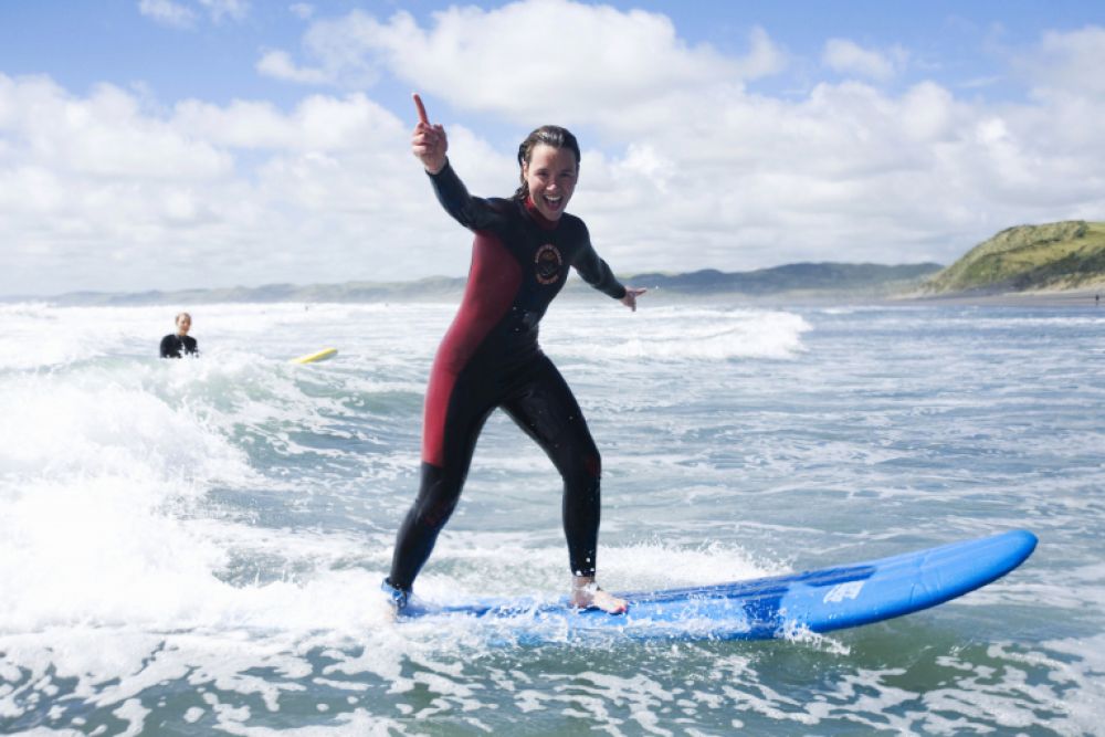 Surf Lesson Raglan Surfing School
